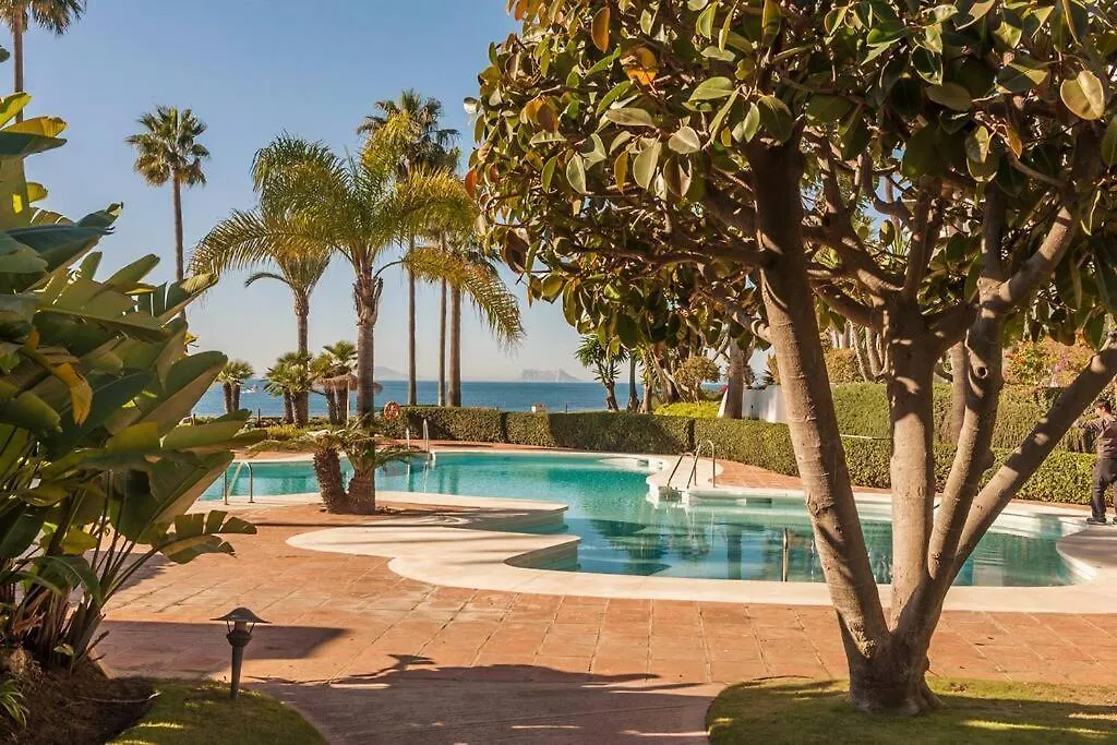 Alcazaba Beach Apartment Estepona