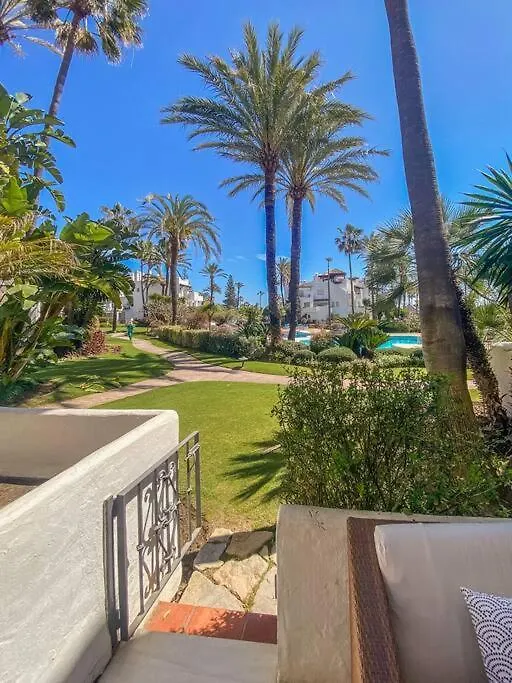Alcazaba Beach Apartment Estepona