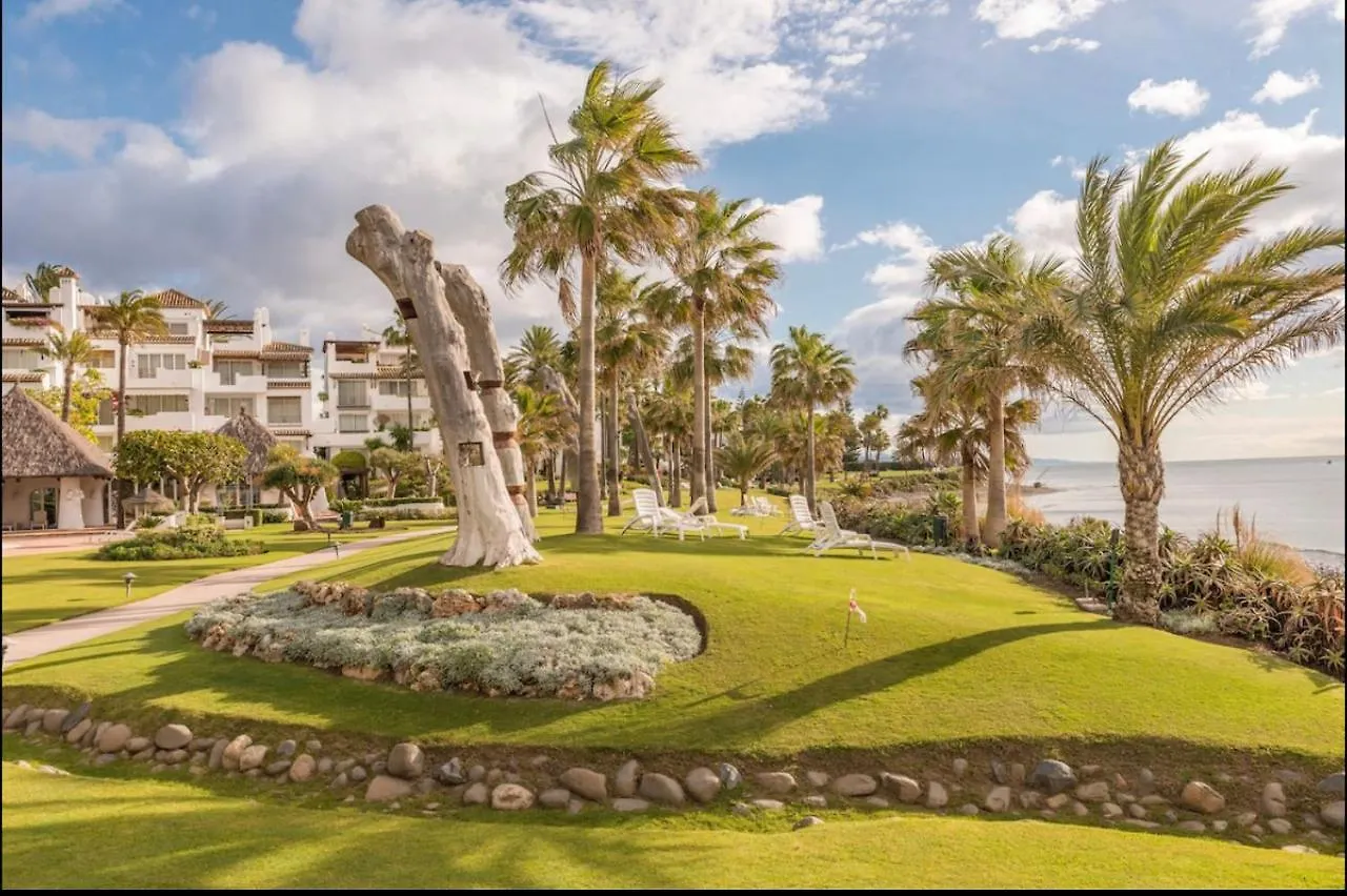 Alcazaba Beach Apartment Estepona