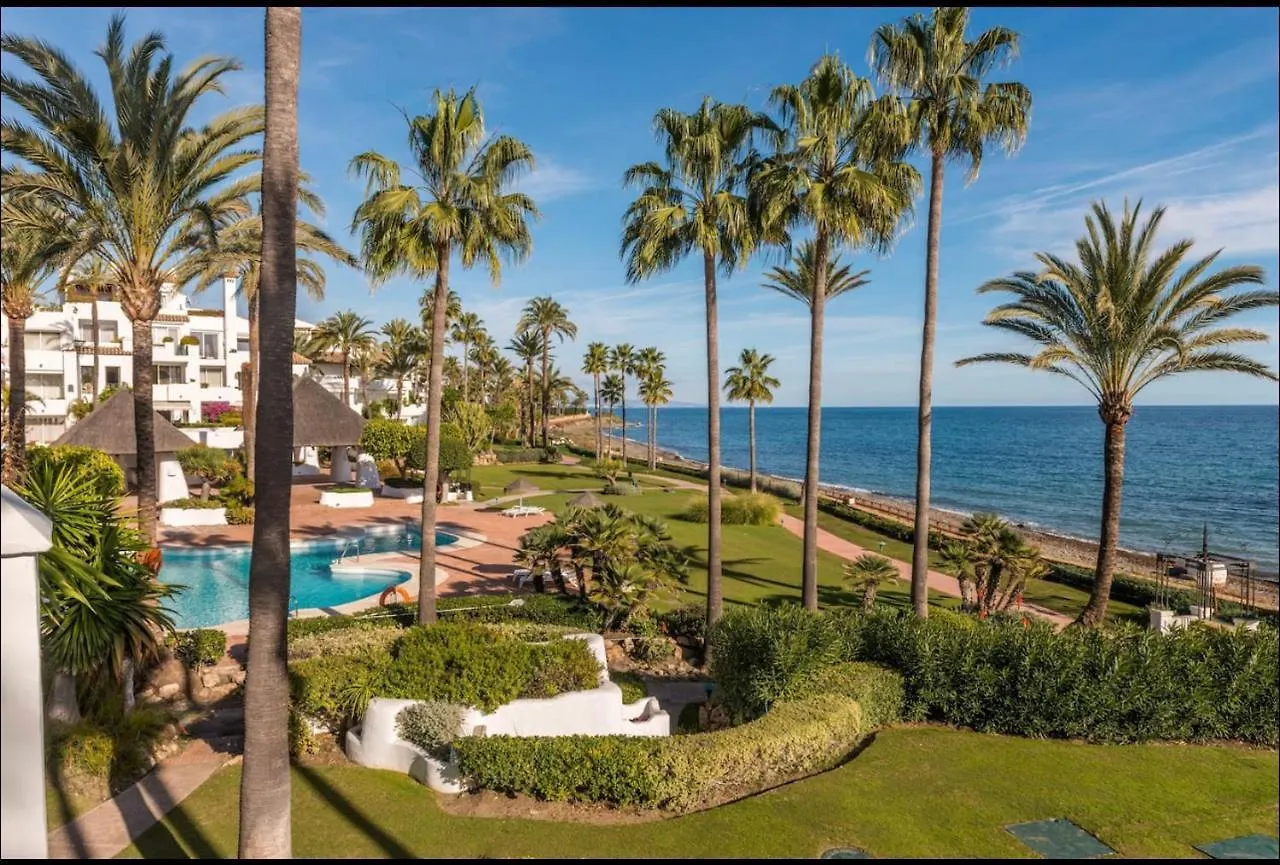 Alcazaba Beach Apartment Estepona