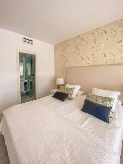 Alcazaba Beach Apartment Estepona