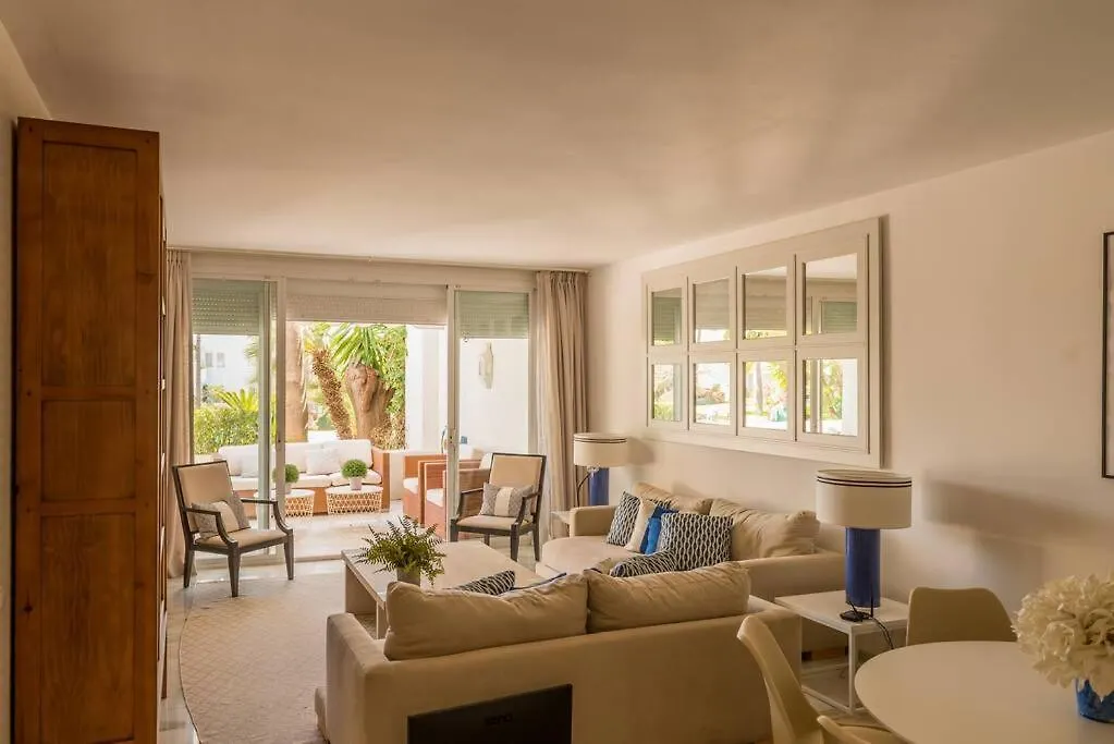 Alcazaba Beach Apartment Estepona