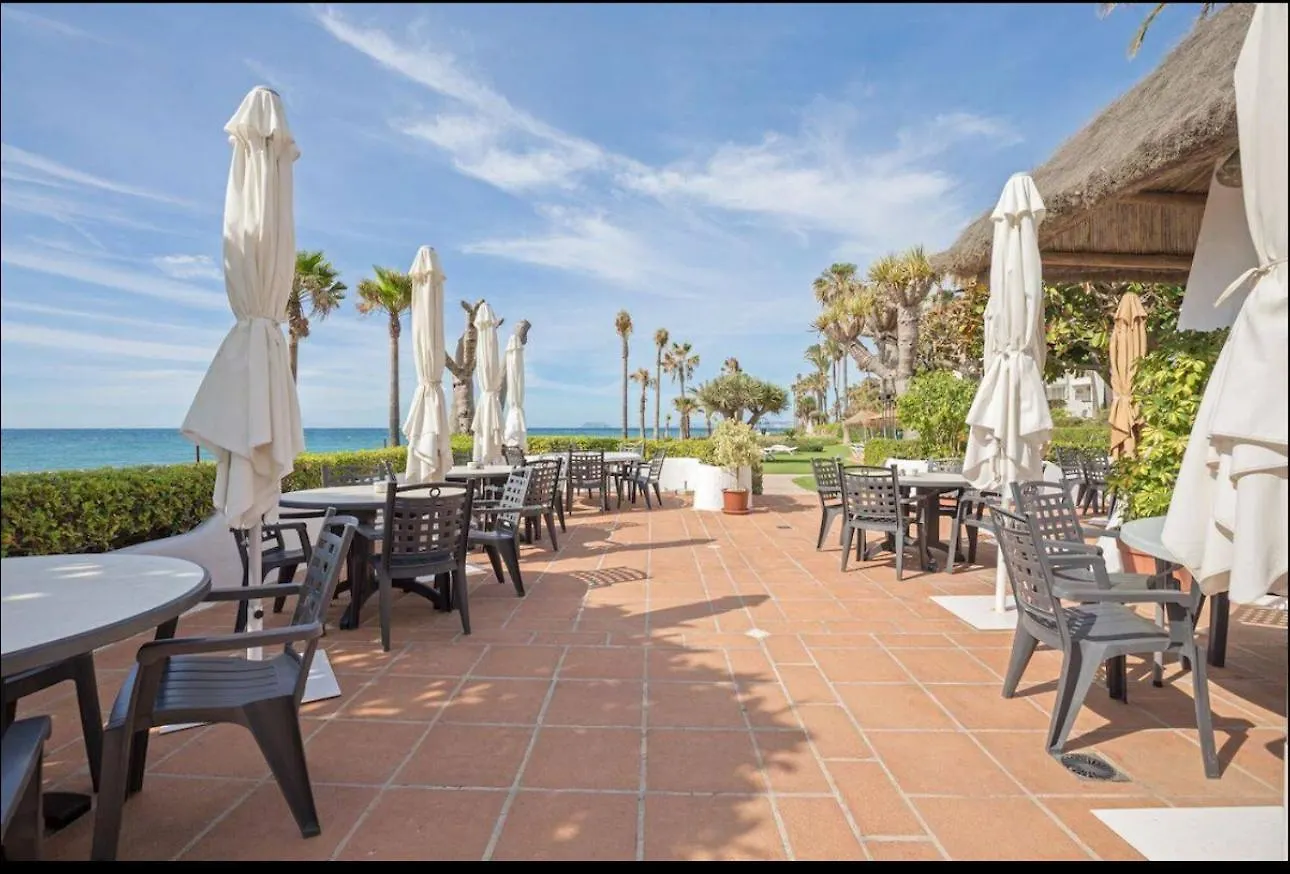 Alcazaba Beach Apartment Estepona
