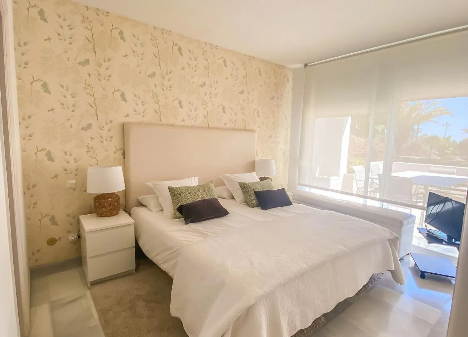Alcazaba Beach Apartment Estepona Spain
