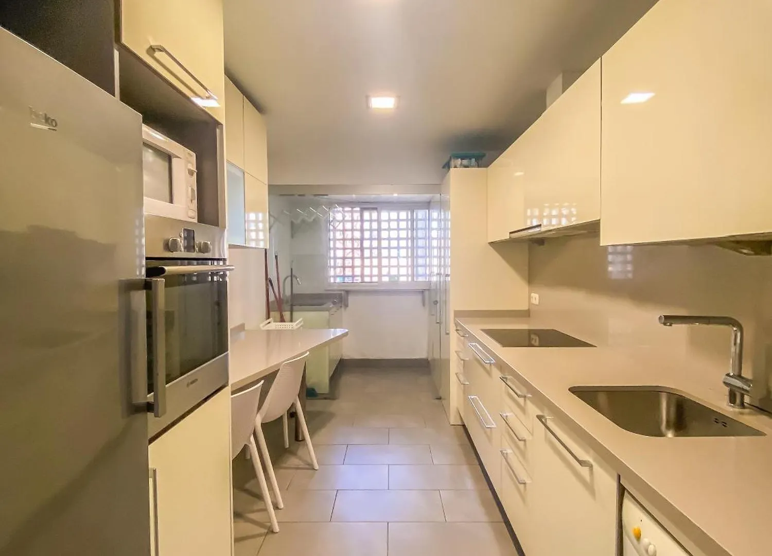 Alcazaba Beach Apartment Estepona
